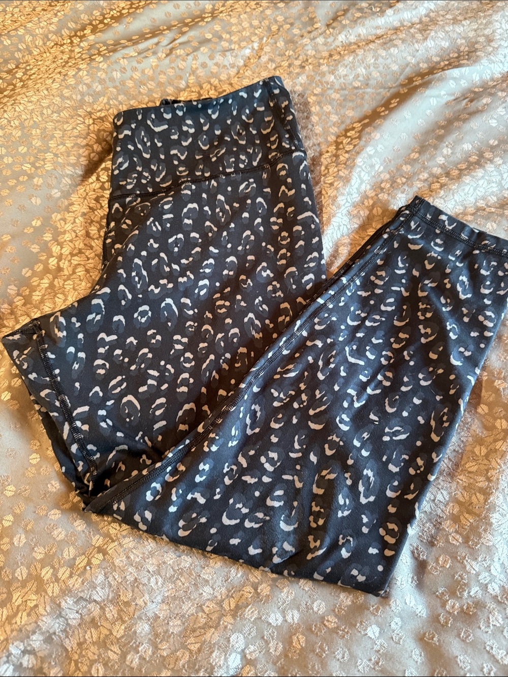 Old Navy Black Leggings with Light Gray Leopard Spots